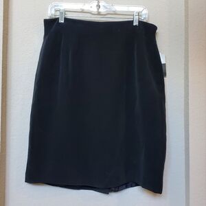 Chaus 100% Silk Skirt Office Wear.  Size 16